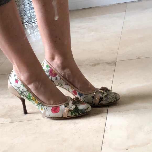 COPY - Gucci Floral Print Fabric Pumps - Size 6 - Picture 6 of 7